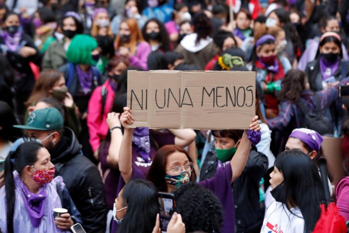 Más de 100 feminicidios en perú en lo que va del 2025