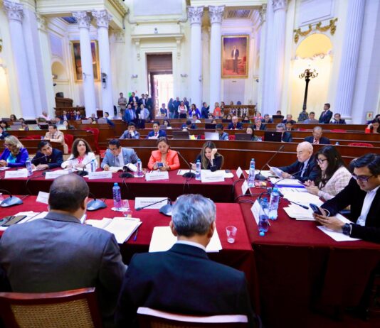 Congreso atomiza presupuesto